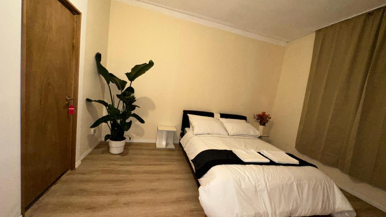 North London A Spacious 7 Bedroom House Accommodating Up To 18 People Complete With Own Gym And Table Tennis Exteriör bild