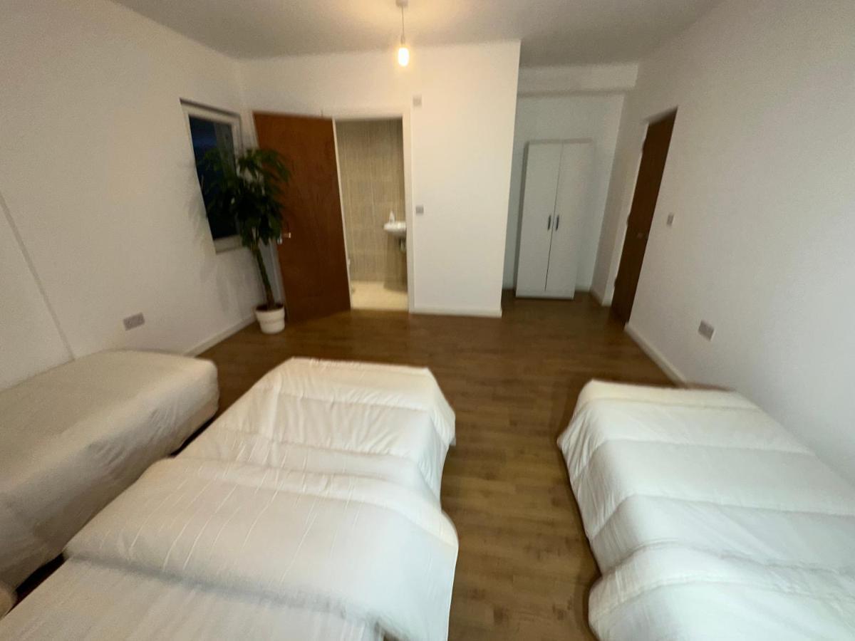 North London A Spacious 7 Bedroom House Accommodating Up To 18 People Complete With Own Gym And Table Tennis Exteriör bild