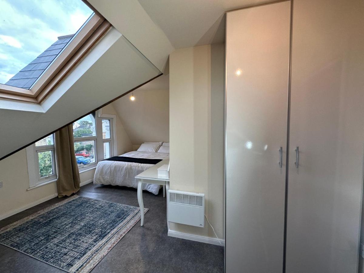 North London A Spacious 7 Bedroom House Accommodating Up To 18 People Complete With Own Gym And Table Tennis Exteriör bild