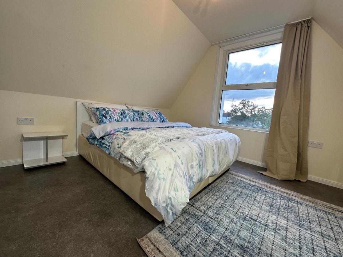 North London A Spacious 7 Bedroom House Accommodating Up To 18 People Complete With Own Gym And Table Tennis Exteriör bild