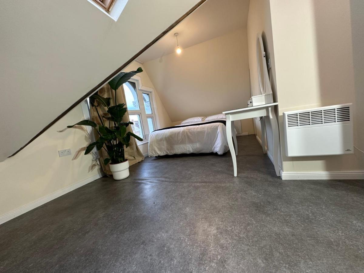 North London A Spacious 7 Bedroom House Accommodating Up To 18 People Complete With Own Gym And Table Tennis Exteriör bild